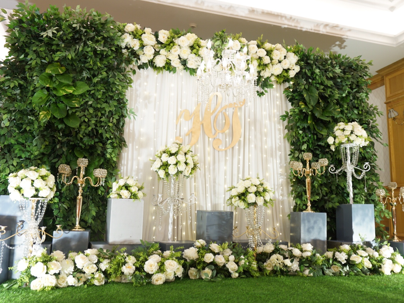 Top 50 mẫu hoa giả trang trí đám cưới đẹp và rẻ nhất
